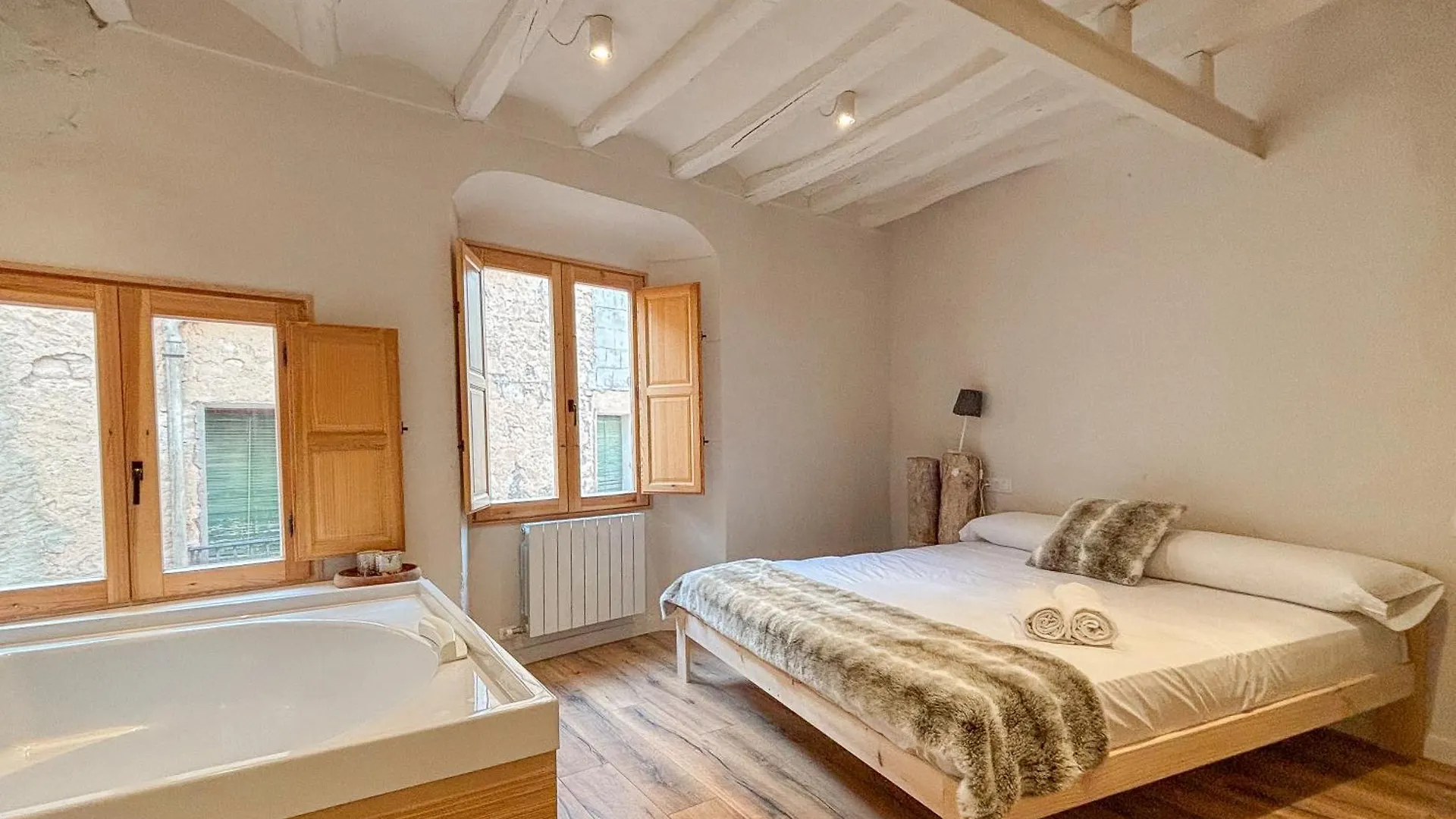 Clauhomes Casa Rural Deluxe Tarres Holiday home